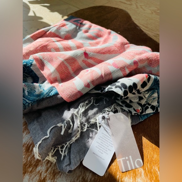 TILO Scarves Cotton/Modal cutie! Delightful neutral pallette with some pop! NEW - Picture 13 of 14